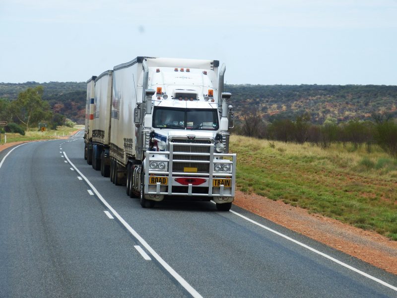 Combien de fois par an dois-je faire l’entretien dans un centre du camion ?